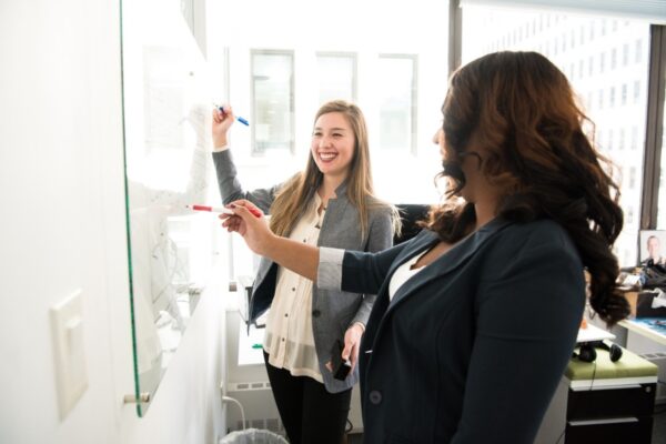 Náborovou kampaň letos spustilo přes 37 % firem. Nejinspirativnější projekty bodovaly na Recruitment Academy Awards