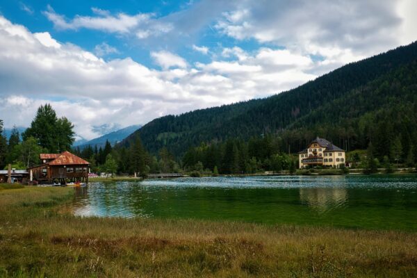 Kredibilita lídra: Budovanie dôvery v náročnej líderskej pozícii